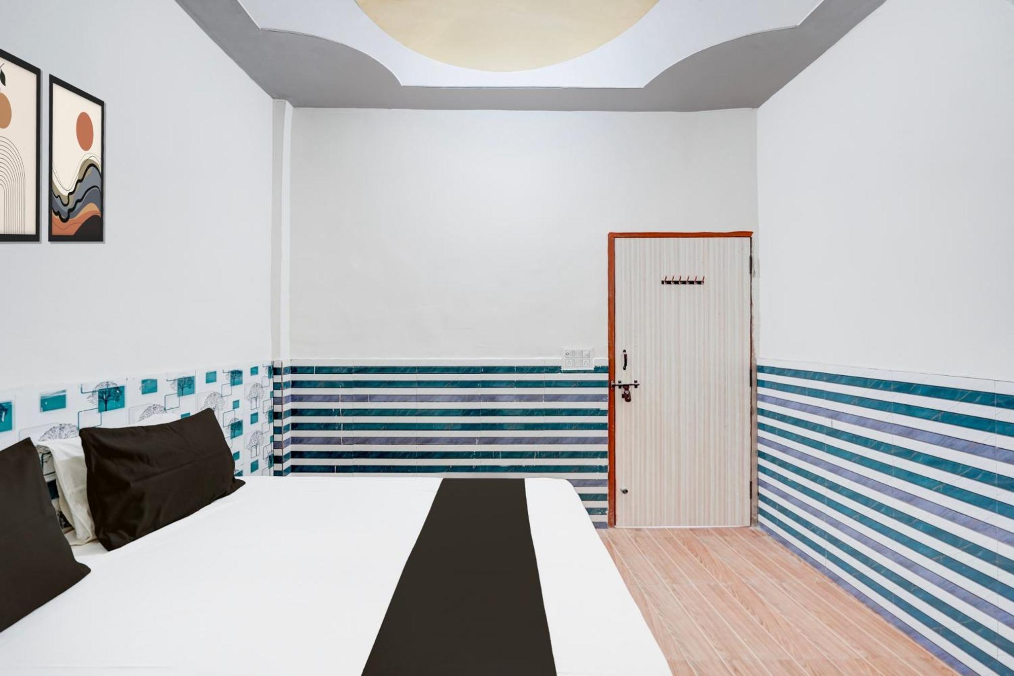 Hotel O Golden Bird Noida Kültér fotó