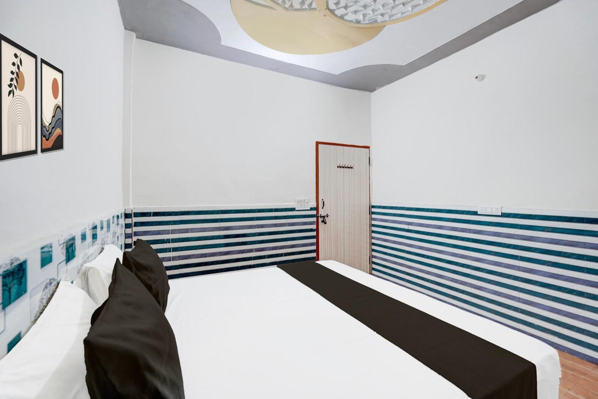 Hotel O Golden Bird Noida Kültér fotó